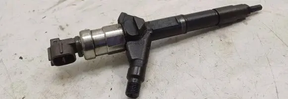 Nissan Primera Fuel injector 16600AU600