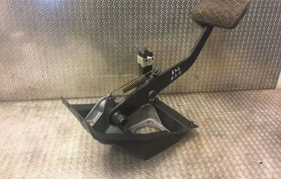Mercedes-Benz S W220 Brake pedal 2206840718 A2206840718