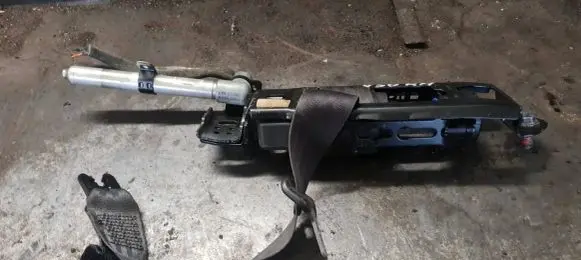 Volvo V50 Front seatbelt 30730733