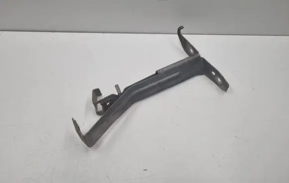 Mercedes-Benz CLS C218 X218 Front bumper mounting bracket A2045241340 2045241340
