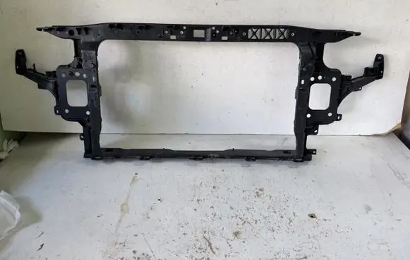 Hyundai i30 Radiator support slam panel