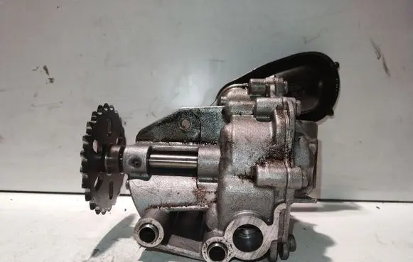 Renault Trafic III (X82) Oil pump 150153243R