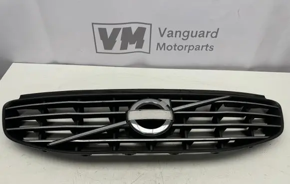 Volvo XC60 Front bumper upper radiator grill 31333832