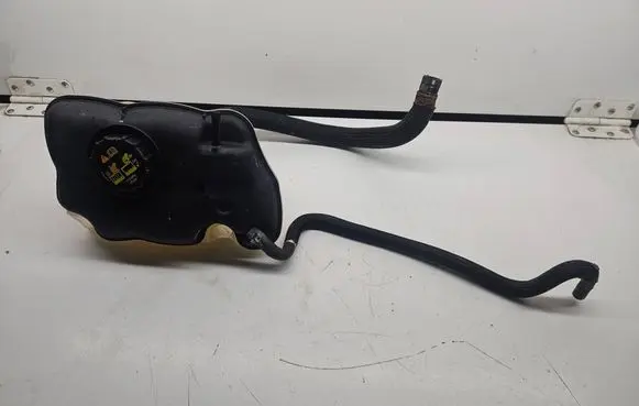 Ford Mustang V Coolant expansion tank/reservoir CR338A080AA