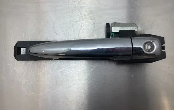 Subaru Tribeca Front door exterior handle 