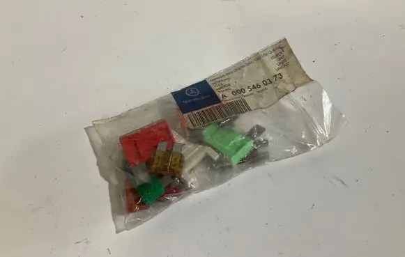 Mercedes-Benz E W211 Fuse A0005460373