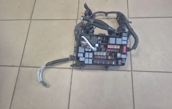 Toyota Auris E180 Fuse box set 
