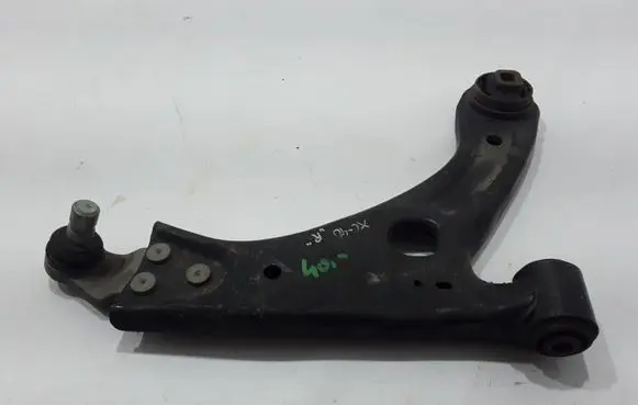 Volvo XC40 Front lower control arm/wishbone 32221154