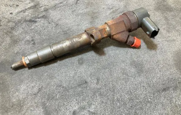 Renault Master II Fuel injector 0445110141