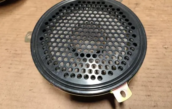 Jeep Cherokee III KJ Front door speaker