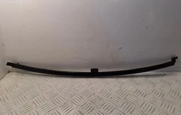 Toyota Avensis T270 Rear door windshield rail 6740820330