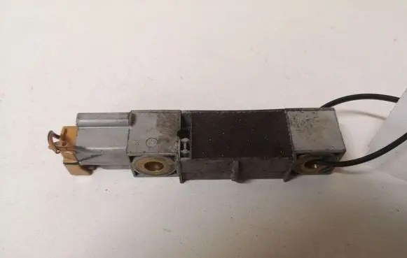 Volvo S80 Airbag deployment crash/impact sensor 9452777 005599 100404