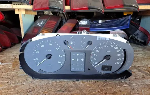 Renault Megane I Speedometer (instrument cluster) P7700427896A 216506881A