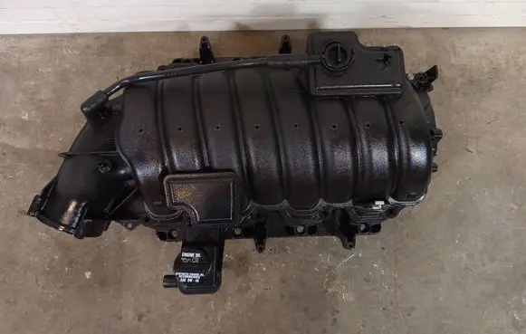 Jeep Grand Cherokee Intake manifold 05038525AG