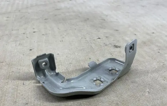 BMW 4 F36 Gran coupe Fender mounting bracket 7255822
