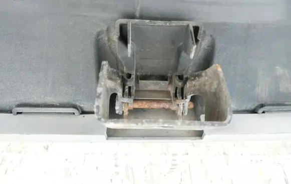 Citroen C2 Tailgate/trunk/boot hinge