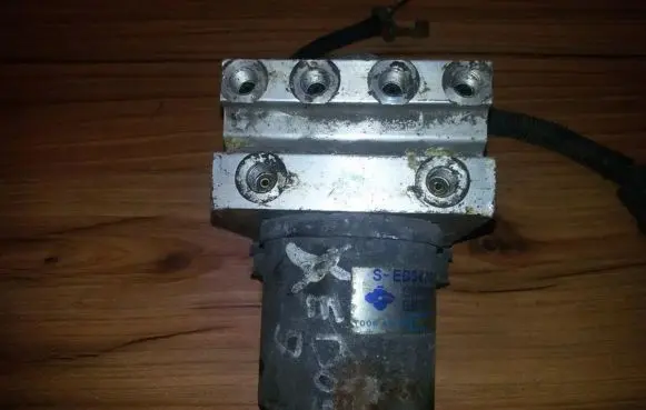 Mazda Xedos 9 ABS Pump t006437a0