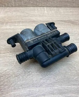 BMW 5 E39 Coolant heater control valve 8374995 1147412137 USED