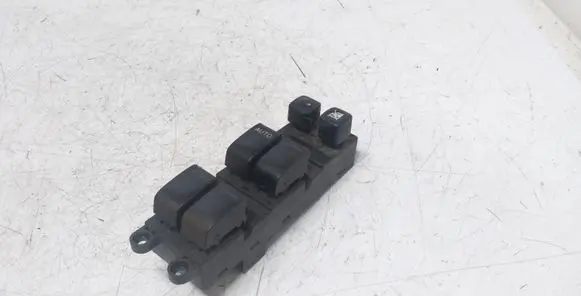 Nissan Primera Electric window control switch 25401AV640
