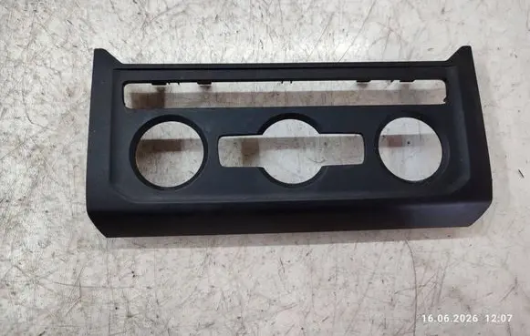 Volkswagen Amarok Other dashboard part 2H6857304