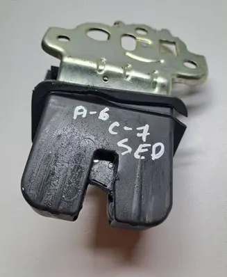 Loading door lock