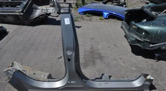 Ford Puma Side car body part