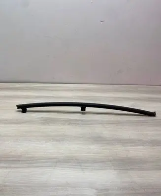 Toyota RAV 4 (XA50) Rear door window/glass frame 