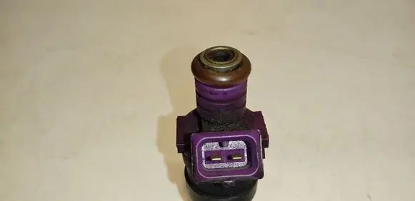 Volvo S40, V40 Fuel injector 9125118
