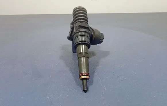 Audi A4 S4 B6 8E 8H Fuel injector 038130073BH