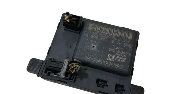 Mercedes-Benz Sprinter W901 W902 W903 W904 Door control unit/module A9068205626 00005226E1