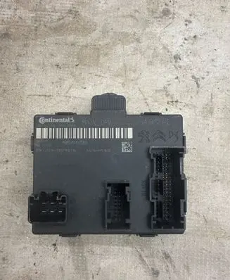 Peugeot 308 Door central lock control unit/module 9857119380 A2C76499518 135021912