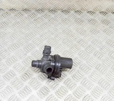 Jaguar I-Pace Electric auxiliary coolant/water pump J9D38D108AC