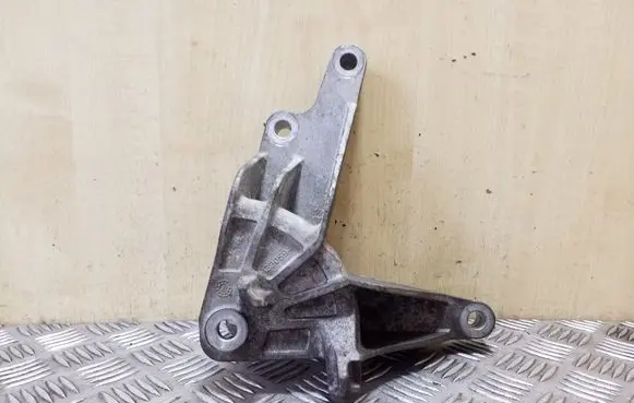 Chevrolet Orlando Gearbox mounting bracket 13305941