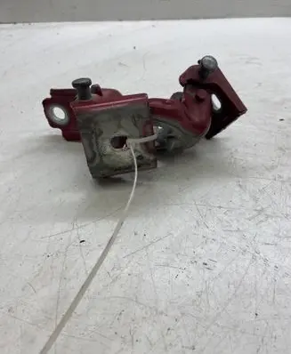 Citroen DS3 Front door upper hinge