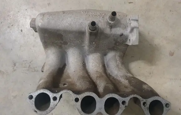 Volkswagen Golf I Intake manifold 049133223 049133223B