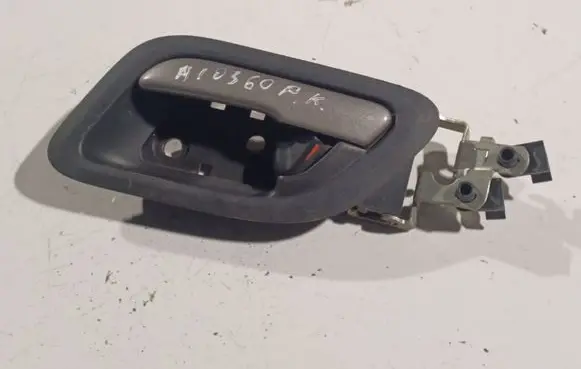 Honda FR-V Front door interior handle 