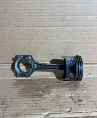Ford Fiesta Piston with connecting rod 8A6G-AA2