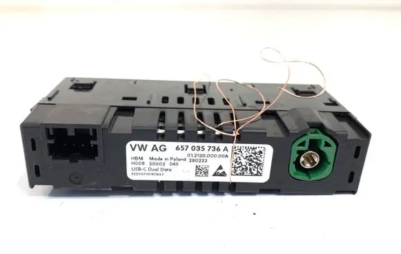 Skoda Octavia Mk4 USB socket connector 657035736A