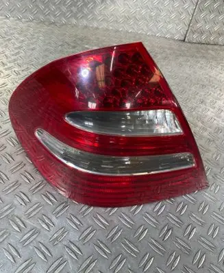 Mercedes-Benz E W211 Rear/tail lights A2118200564