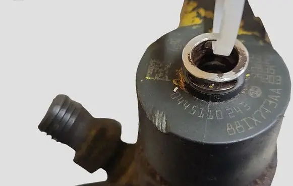 Opel Vectra C Fuel injector 0445110243