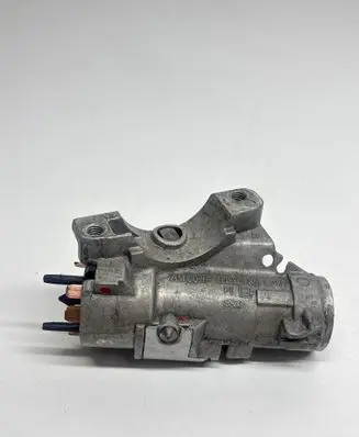 Volkswagen Golf IV Ignition lock 4B0905851