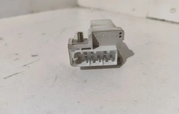 BMW 3 E46 Glow plug pre-heat relay 2247664 72RB511