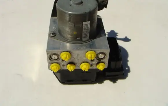 Volkswagen PASSAT B5 ABS Pump 3AA614109BA