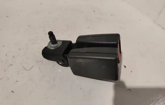 Opel Zafira B Rear seatbelt buckle 401266978