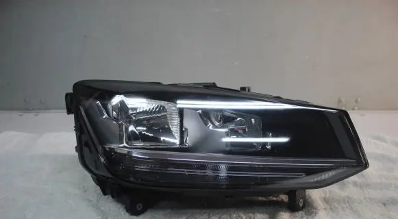 Audi Q2 - Headlight/headlamp 81A941004 90083629 A046439