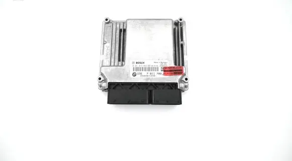 BMW 5 E60 E61 Engine control unit/module 7811700 13617811700 0281015043