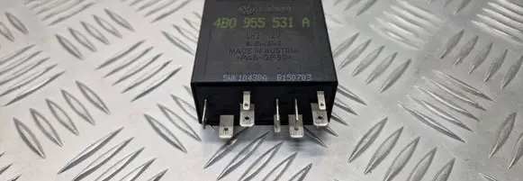 Audi A4 S4 B5 8D Window wiper relay 4B0955531A