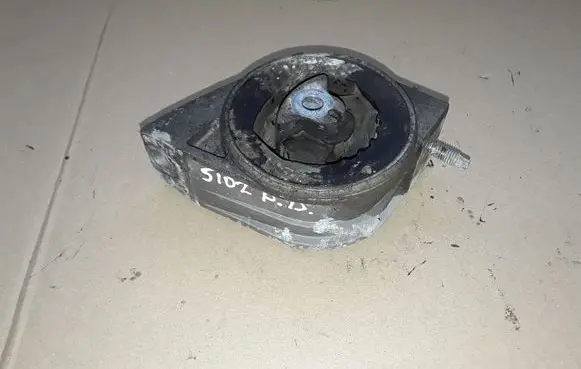 Mercedes-Benz A W168 Engine mount bracket A1682400618