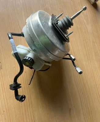 BMW 5 G30 G31 G38 Brake booster 6861215