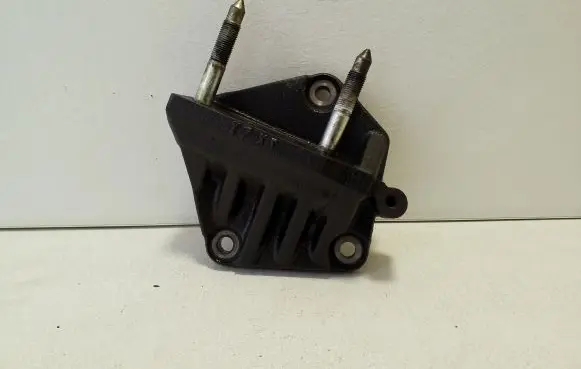 Mitsubishi Outlander Engine mounting bracket